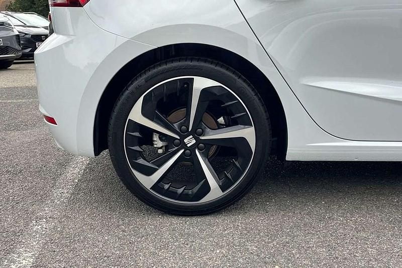 Used Seat Ibiza FR Sport 114 HP (83 kW) 2024 White Hatchback