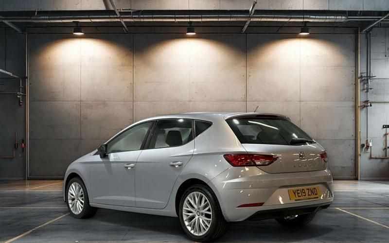 Begagnad Seat Leon SE Dynamic 116 HK (85 kW) 2020 Halvkombi