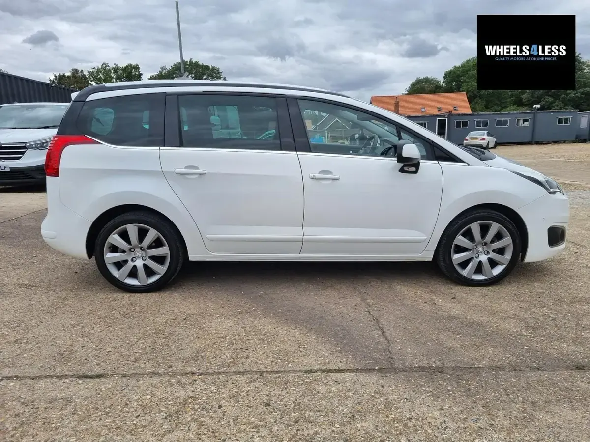 Used Peugeot 5008 Allure 115 HP (84 kW) 2014 White MPV