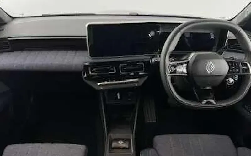Used Renault R4 Komfort 110 kW (150 HP) 2025 Estate