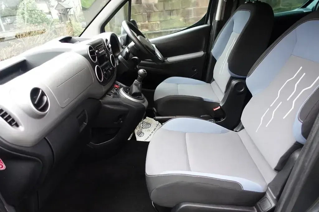 Used Peugeot Partner Tepee Active 75 HP (55 kW) 2016 Grey MPV