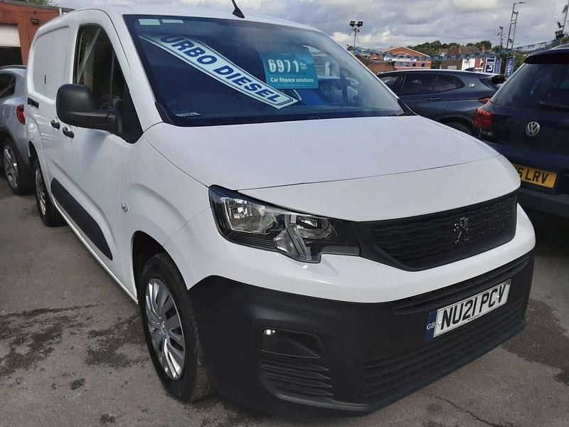 White Used 2021 Peugeot Partner Van | £6,771 (Fair price) - Image 1/3