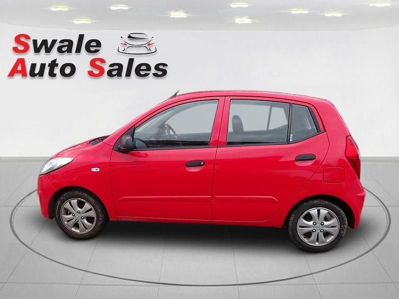 Used Hyundai i10 Classic 86 HP (63 kW) 2011 Red Hatchback