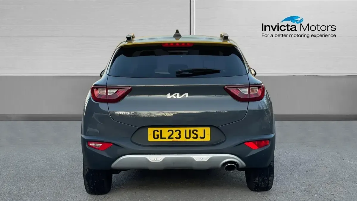 Used Kia Stonic 99 HP (72 kW) 2023 Grey SUV
