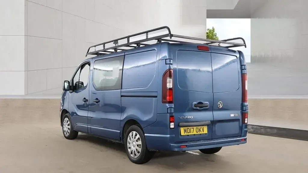 Used Vauxhall Vivaro Sportive 120 HP (88 kW) 2017 Blue
