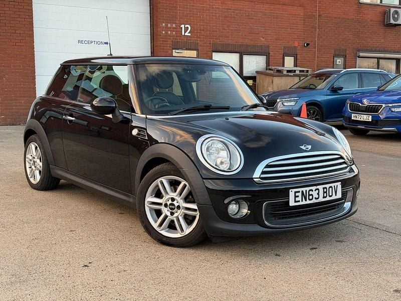 Black Used 2014 Mini ONE Hatch Hatchback | £4,590 (Good price) - Image 1/3