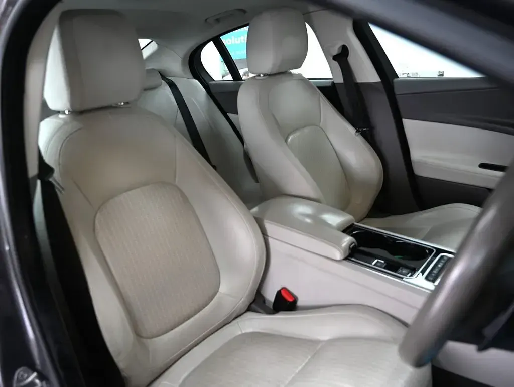 Used Jaguar XE Portfolio 180 HP (132 kW) 2016 Grey Sedan