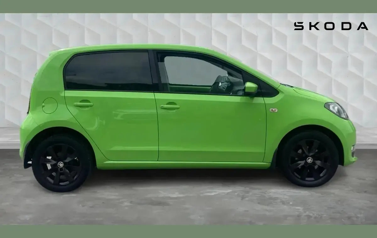 Used Skoda Citigo Colour Edition 60 HP (44 kW) 2018 Kiwi green Hatchback