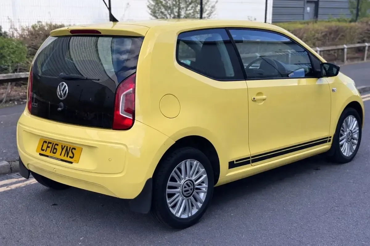 Używany VW up! 2016 Żółty Hatchback