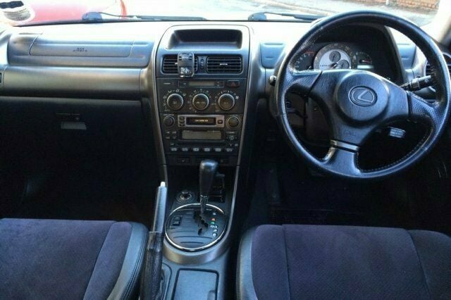 Used Lexus IS200 153 HP (112 kW) 2000 Sedan