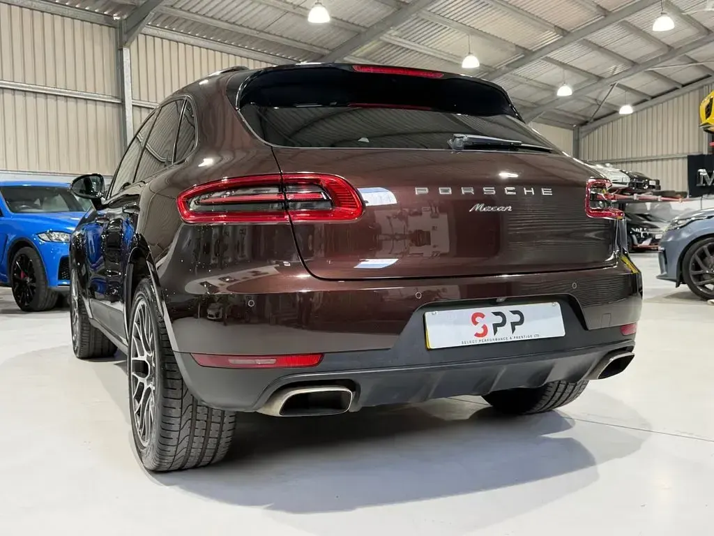 Used Porsche Macan 252 HP (185 kW) 2017 Brown SUV