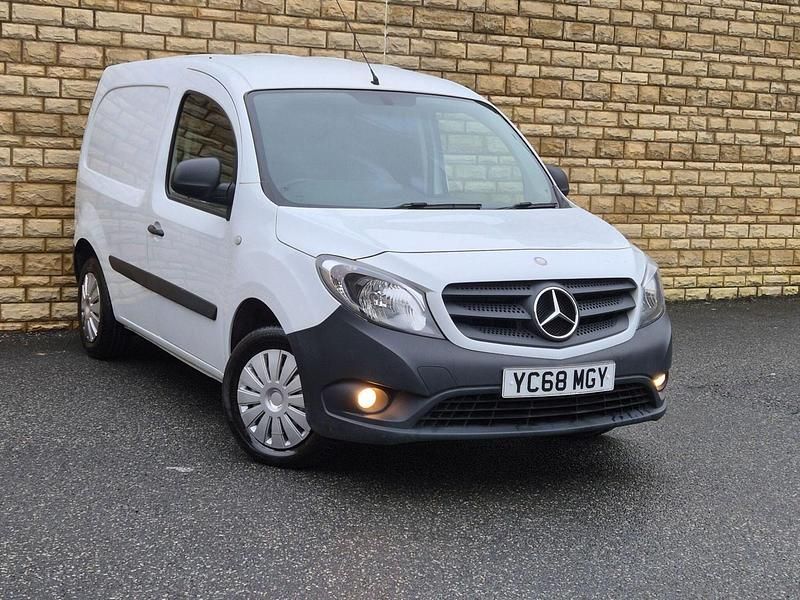 Used Mercedes Citan 109 90 HP (66 kW) 2018 White