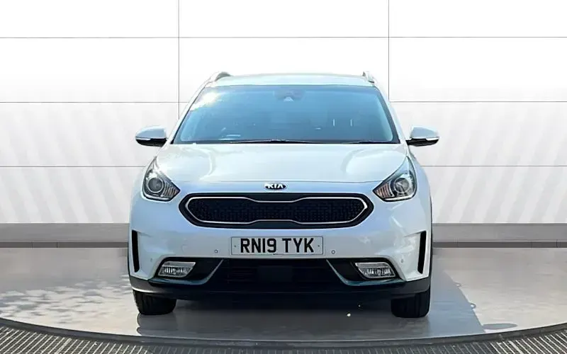 Gebraucht Kia Niro 141 PS (103 kW) 2019 Weiß SUV