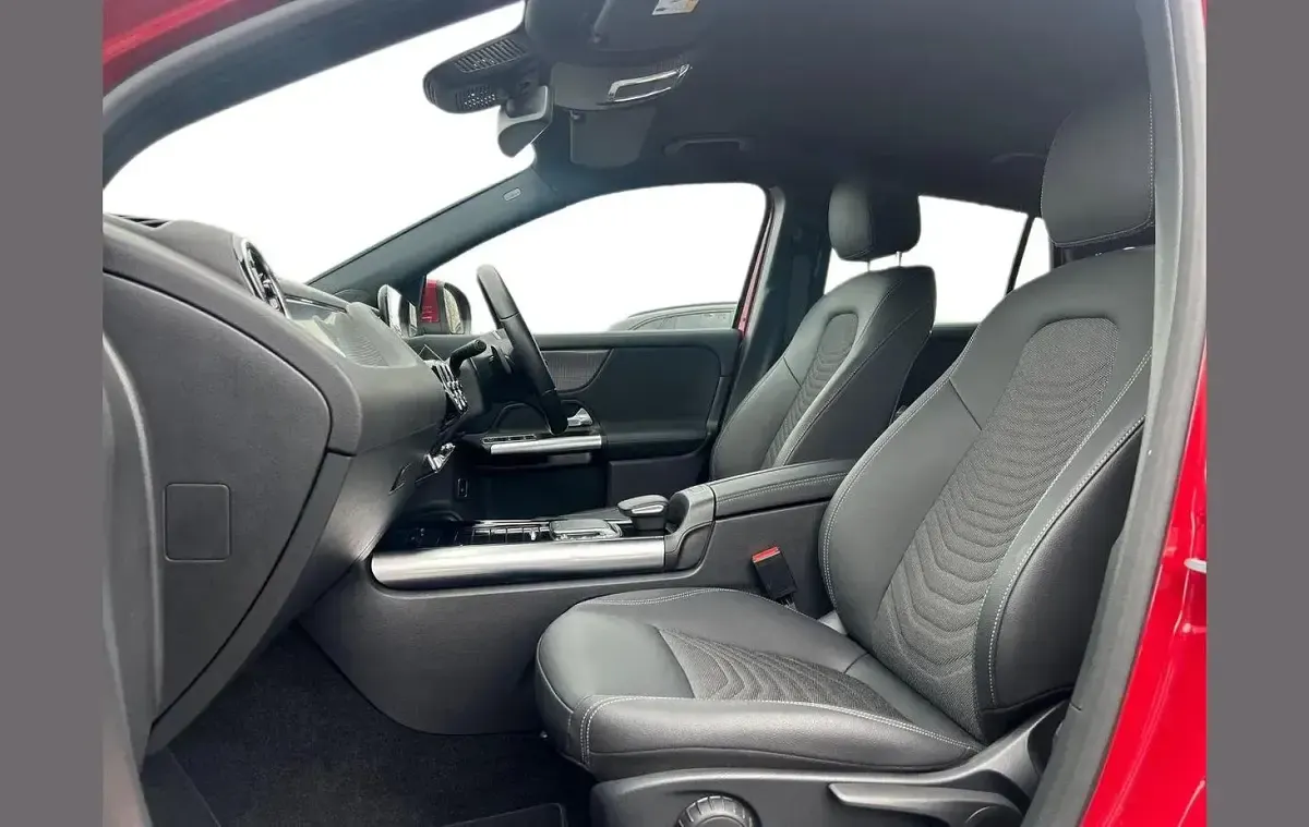 Used Mercedes GLA200 Executive 161 HP (118 kW) 2023 Red SUV