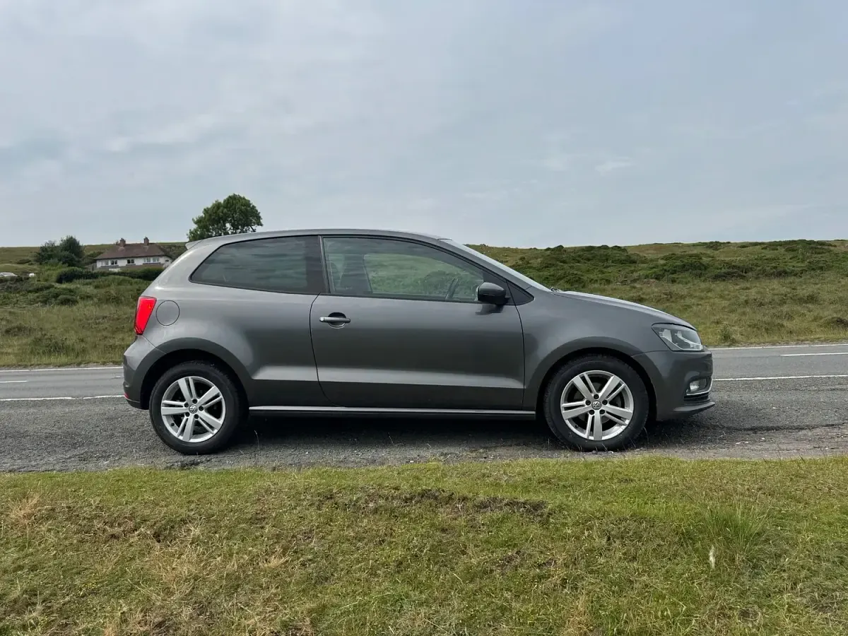 Used VW Polo Edition 90 HP (66 kW) 2017 Grey Hatchback