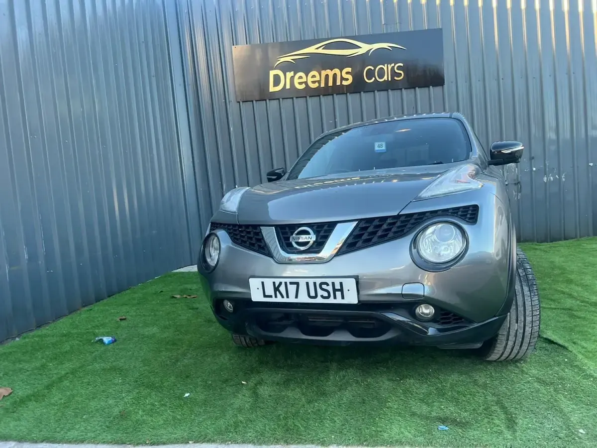 Usado Nissan Juke Tekna 115 HP (84 kW) 2017 Cinzento SUV