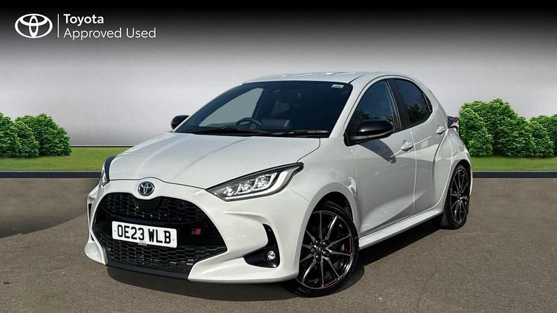 Used Toyota Yaris Hybrid Sport 116 HP (85 kW) 2022 Ash grey Hatchback