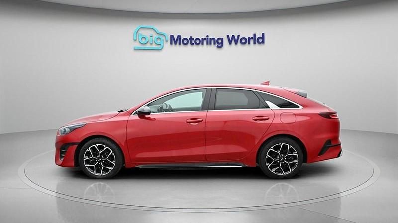 Used Kia ProCeed GT-Line 158 HP (116 kW) 2024 Red Estate