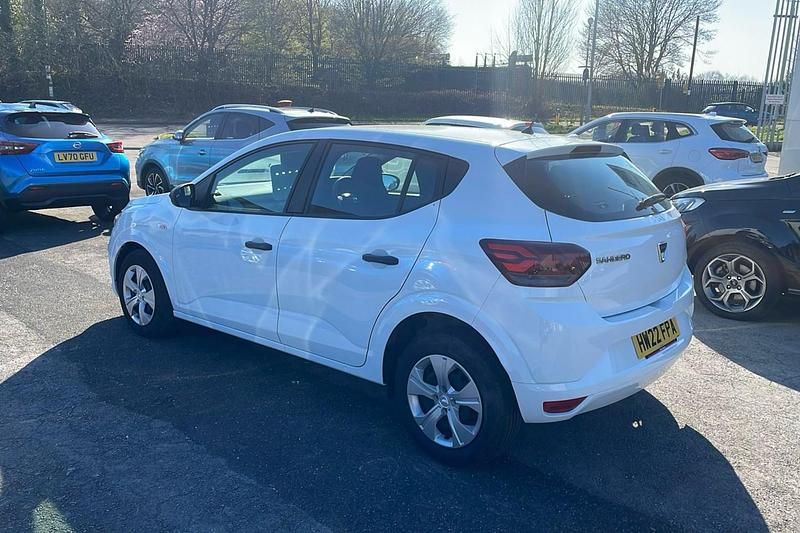 Used Dacia Sandero Essentiel 67 HP (49 kW) 2022 White Hatchback