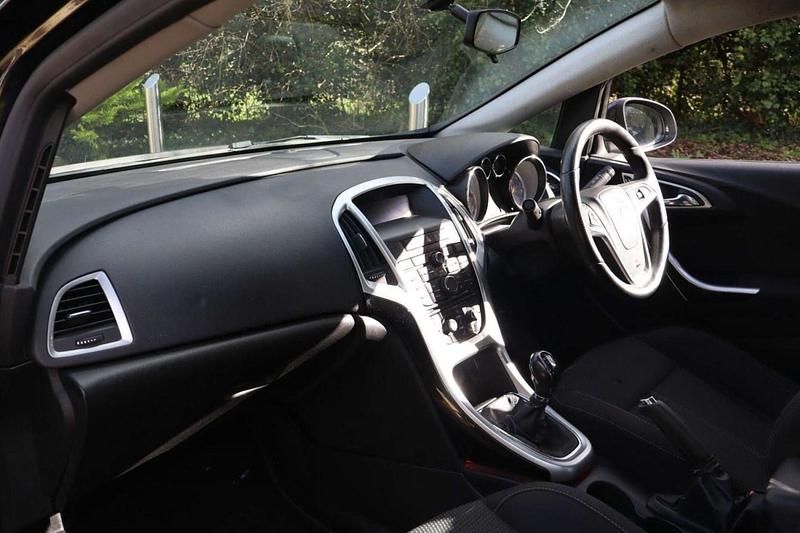 Used Vauxhall Astra SRi 2013 Black Hatchback