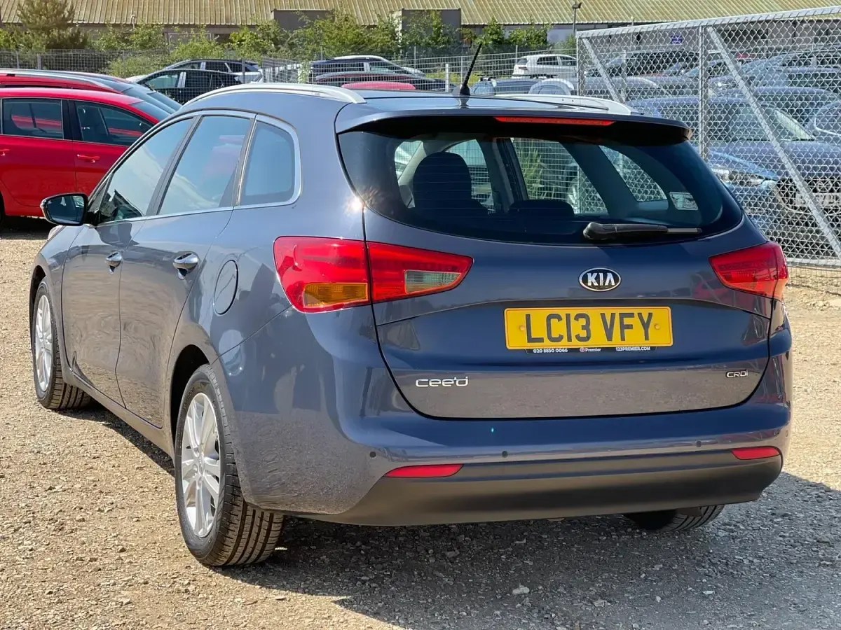 Used Kia Ceed 128 HP (94 kW) 2013 Blue Hatchback