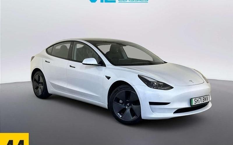 Used Tesla Model 3 Standard Range 180 kW (245 HP) 2021 White Sedan