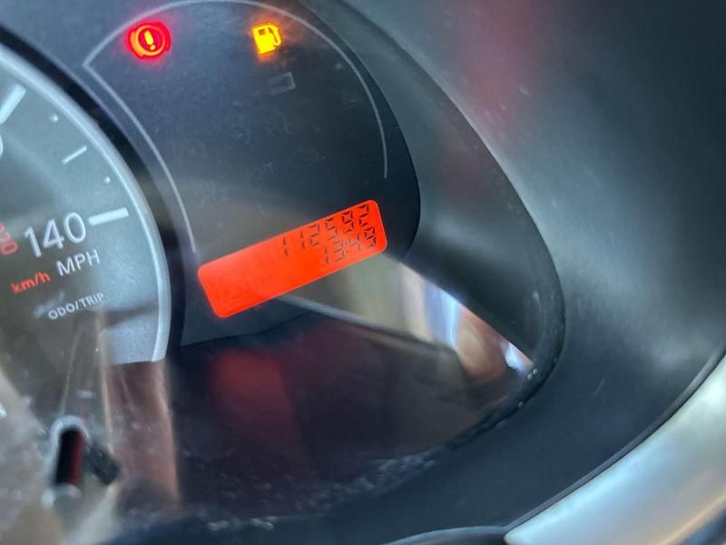 Usado Nissan Micra S 98 HP (72 kW) 2011 Preto Citadino