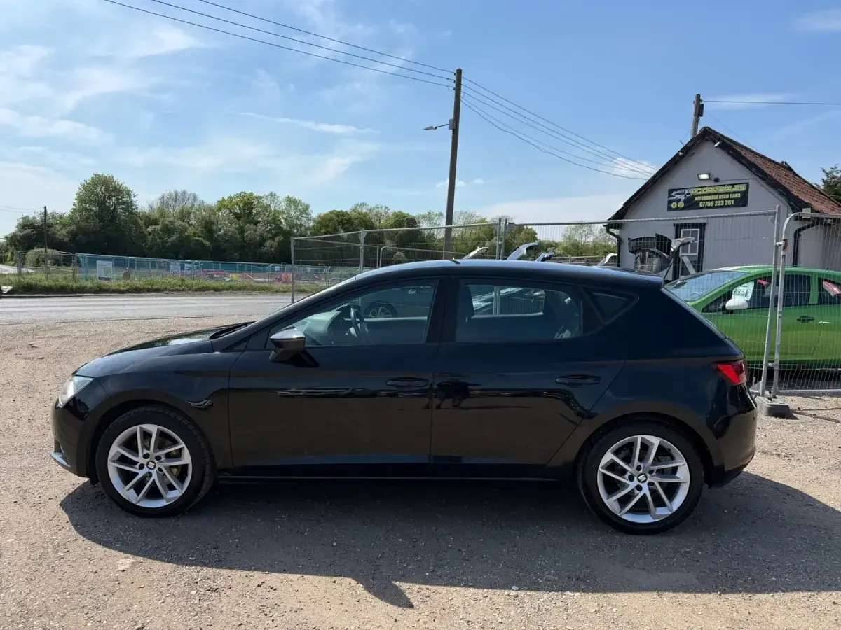Second-hand Seat Leon SE 105 CP (77 kW) 2013 Negru Hatchback