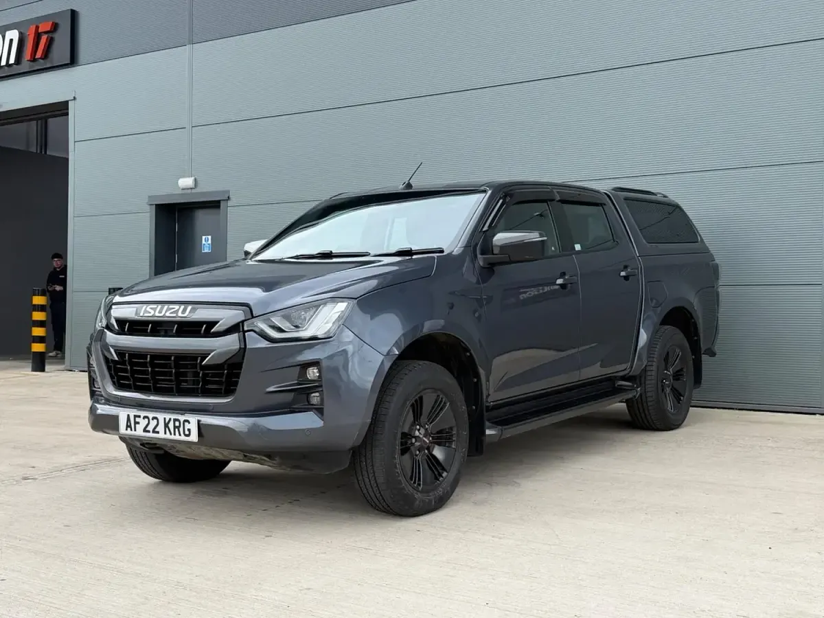 Used Isuzu D-Max 163 HP (119 kW) 2022 Grey Pickup