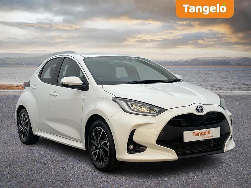 White Used 2022 Toyota Yaris Hybrid Design Hatchback | £15,495 (Good price) - Image 1/4