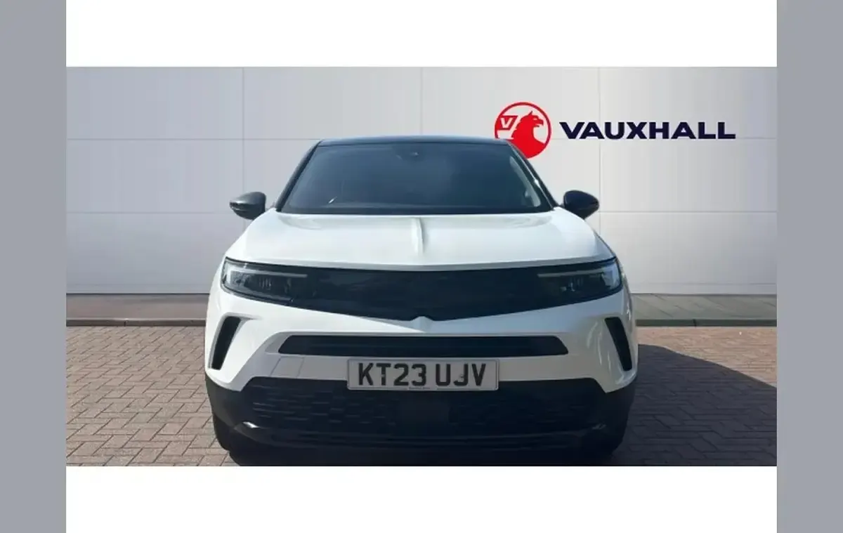 Used Vauxhall Mokka 100 HP (73 kW) 2023 White SUV