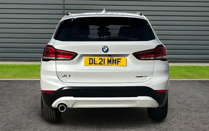 Usado BMW X1 Comfort Edition 140 CV (102 kW) 2021 Blanco SUV