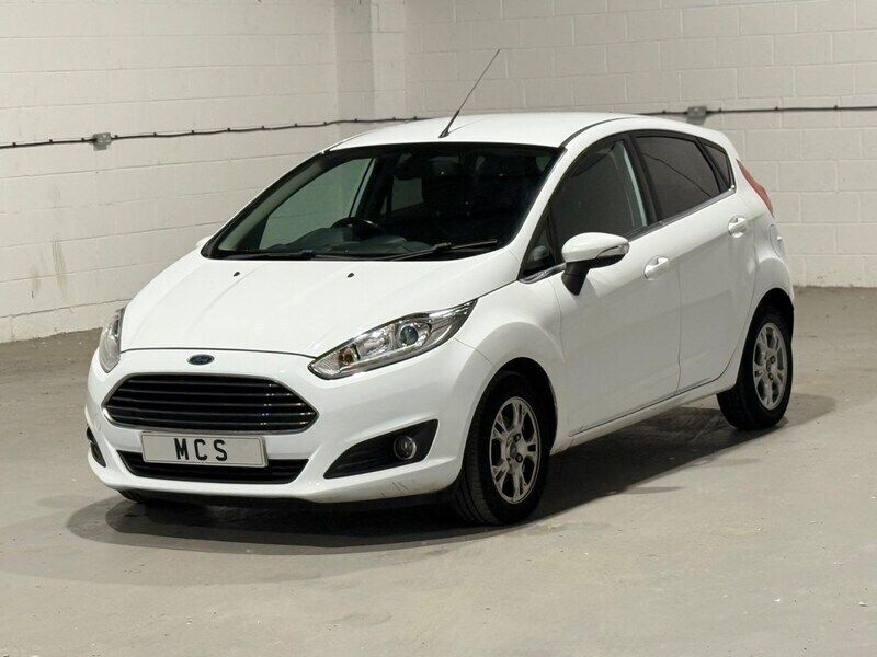 White Used 2013 Ford Fiesta Titanium Hatchback | £1,995 (Super price) - Image 1/4