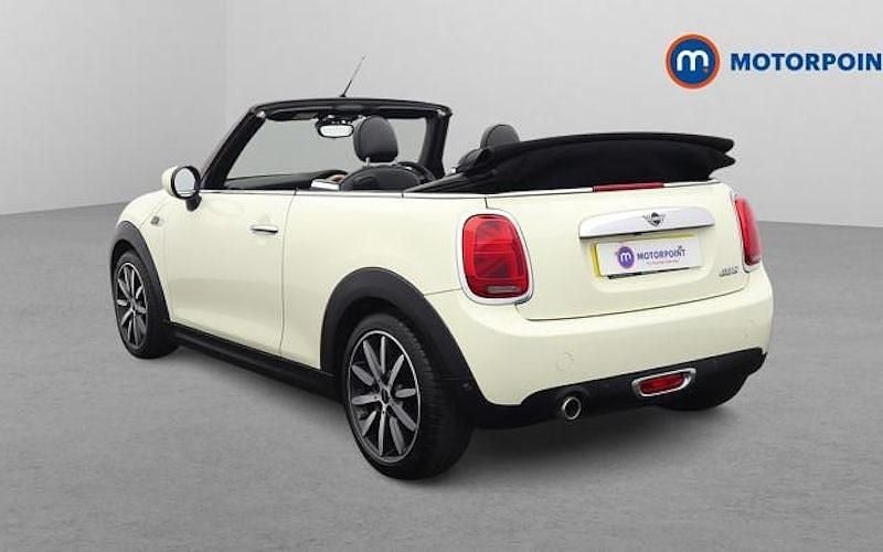 Used Mini Cooper Cabriolet Exclusive 136 HP (100 kW) 2019 White Cabriolet