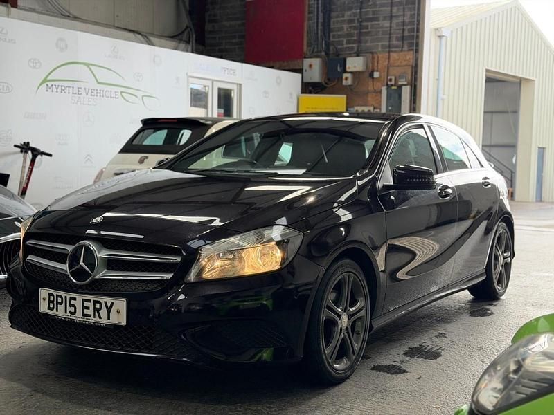 Used Mercedes A180 122 HP (89 kW) 2015 Mauve/purple Hatchback