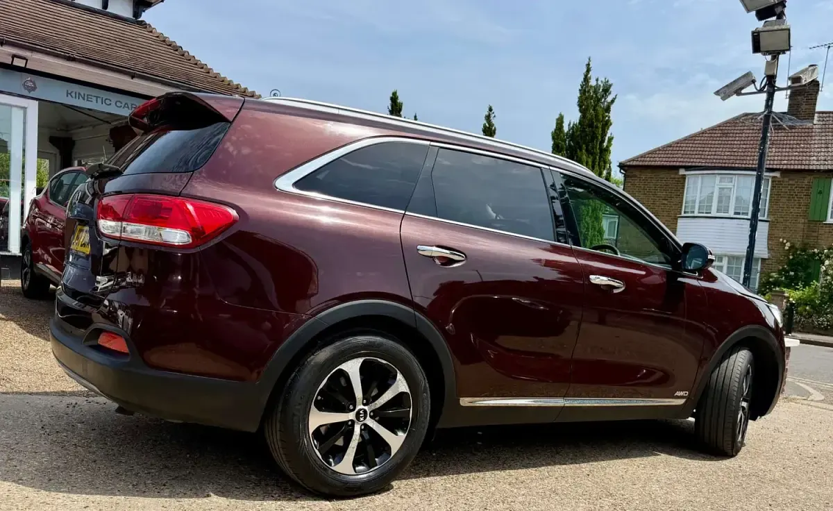 Used Kia Sorento 200 HP (147 kW) 2017 Red SUV
