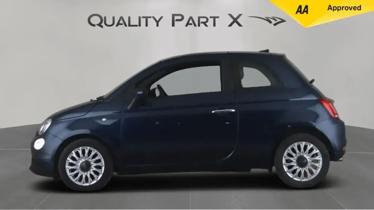 Begagnad Fiat 500 Lounge 2021 Blå Halvkombi