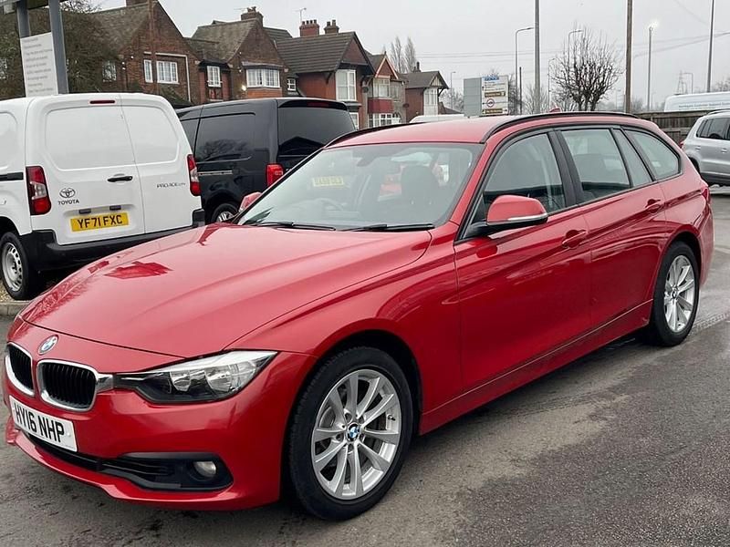 Begagnad BMW 320 Comfort Edition 2016 Röd Kombi