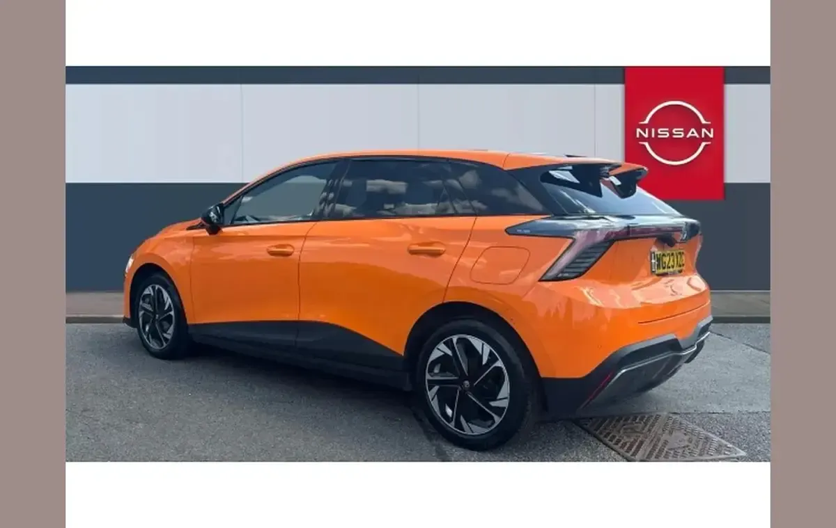 Used MG MG4 EV Trophy 150 kW (204 HP) 2023 Orange Hatchback