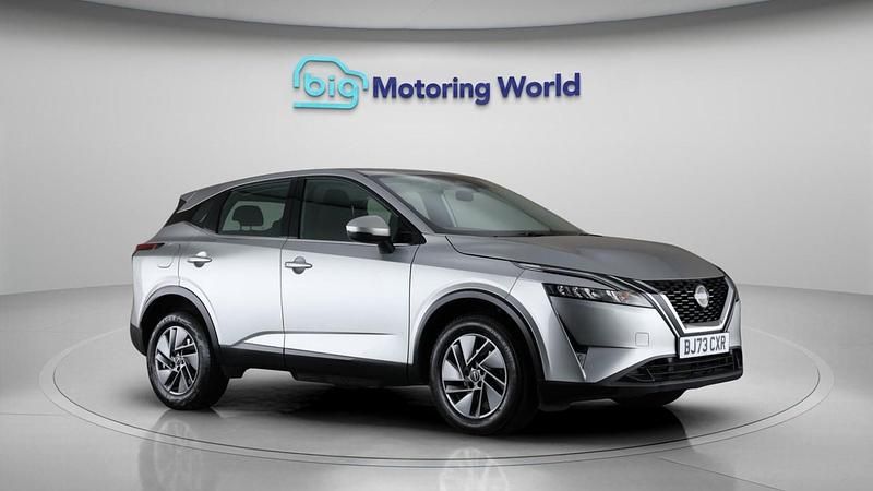Silver Used 2023 Nissan Qashqai Acenta Premium SUV | £16,832 (Good price) - Image 1/4