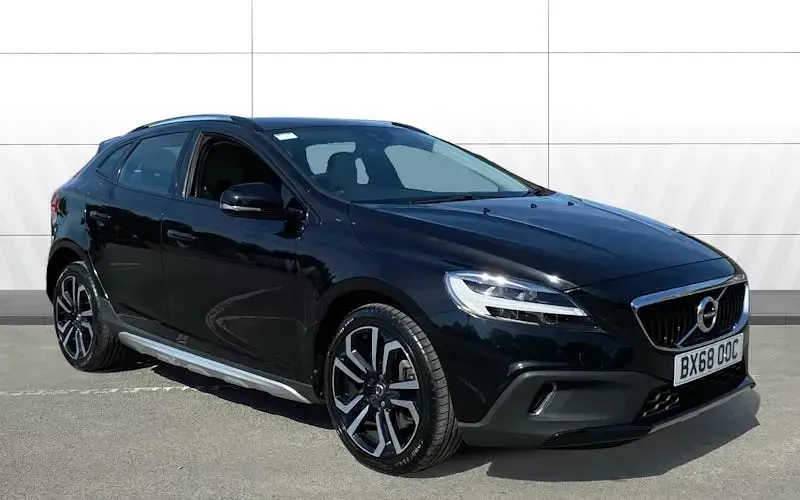Used Volvo V40 Pro 152 HP (111 kW) 2018 Hatchback