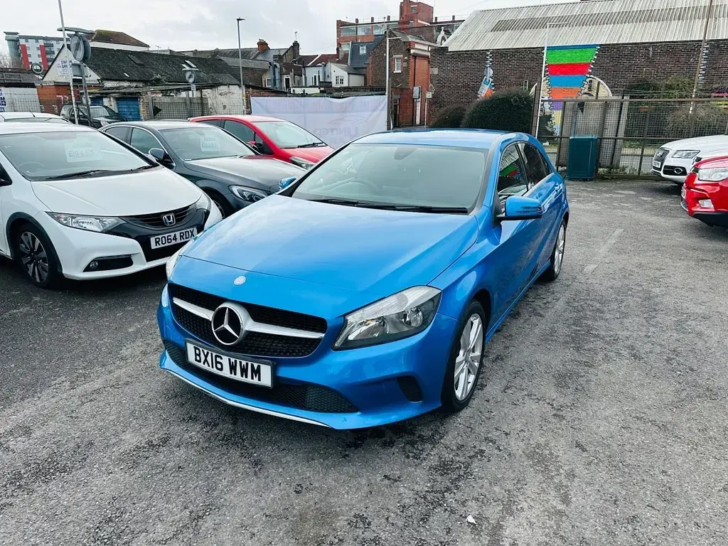 Used Mercedes A180 2016 Blue Hatchback