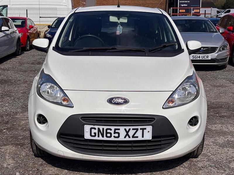 Used Ford Ka 69 HP (50 kW) 2015 White Hatchback