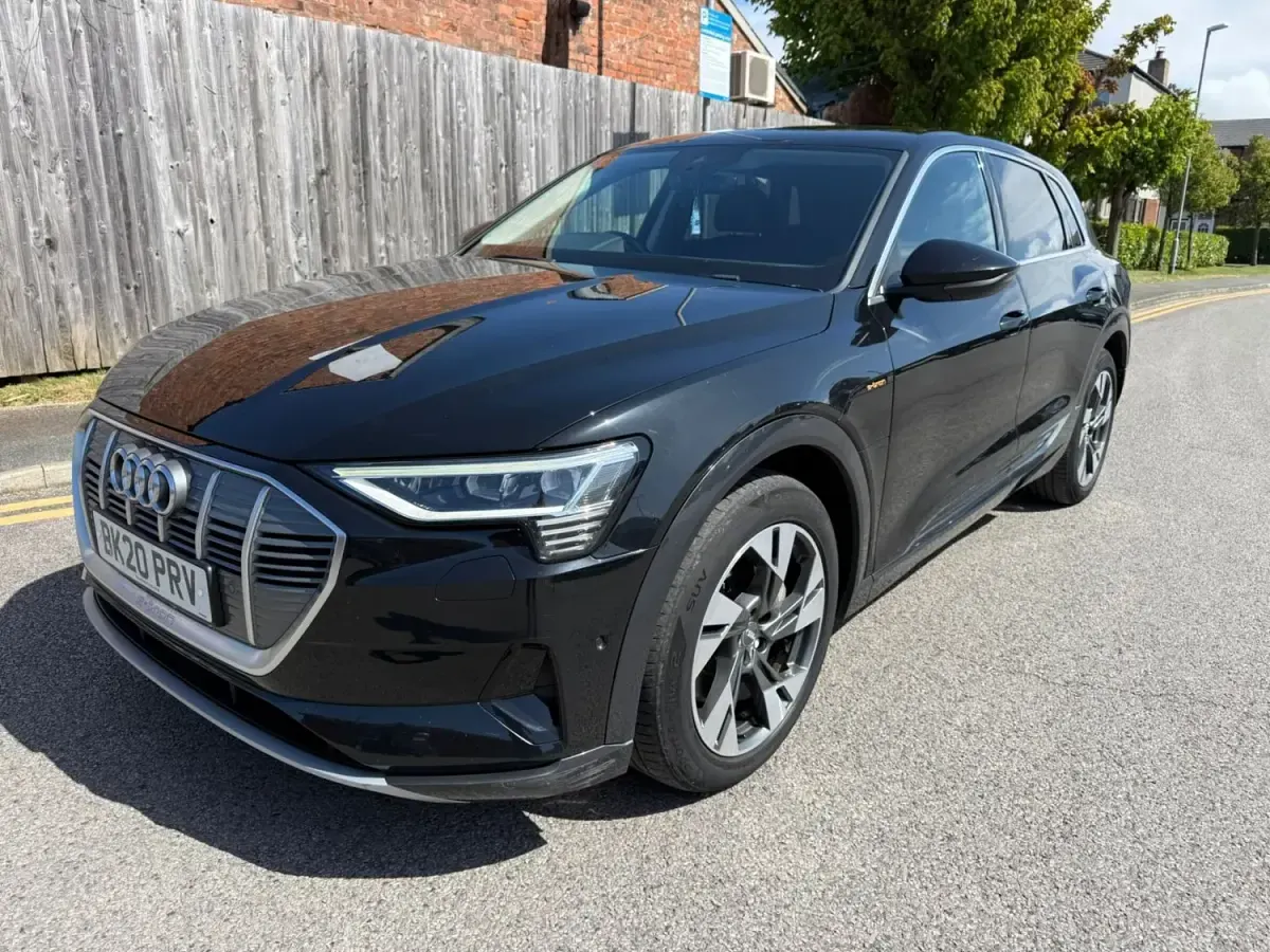 Usado Audi e-tron Advanced 300 kW (408 HP) 2020 Preto SUV