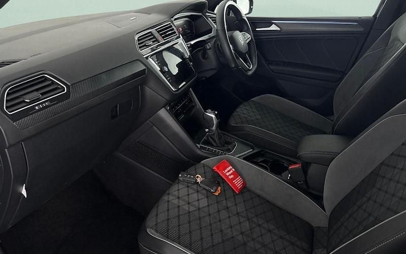 Used VW Tiguan R-line 150 HP (110 kW) 2023 Black SUV