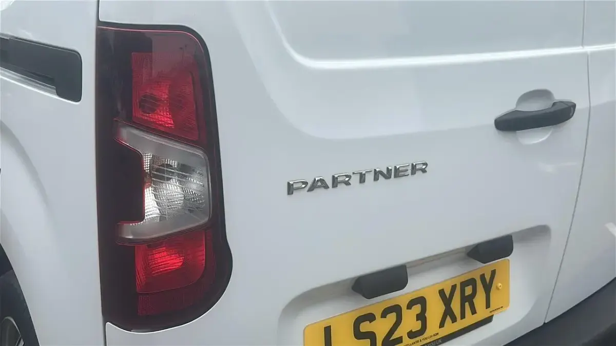 Used Peugeot Partner Premium 102 HP (75 kW) 2023 White MPV