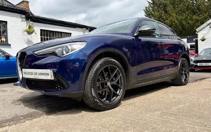 Used Alfa Romeo Stelvio 280 HP (205 kW) 2018 Blue SUV