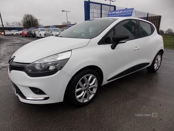 Used Renault Clio IV Play 2017 White Hatchback