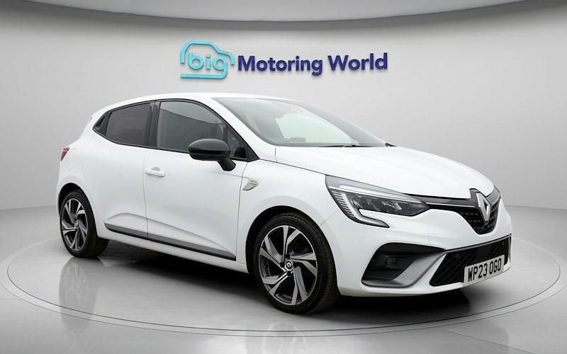 Used Renault Clio V RS Line 90 HP (66 kW) 2023 White Hatchback