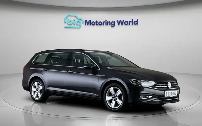 Usado VW Passat SE 150 HP (110 kW) 2020 Cinzento Carrinha